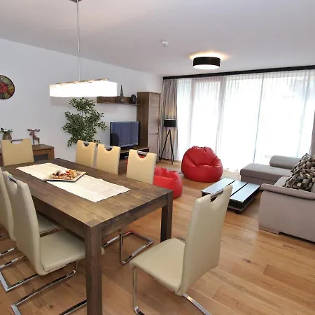 Modern With Balcony And Access To Sauna * Neukirchen am Großvenediger