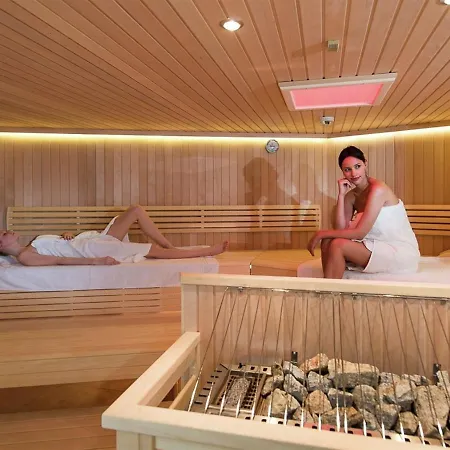 Modern With Balcony And Access To Sauna
