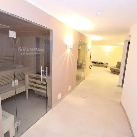 Modern With Balcony And Access To Sauna Lejlighed Neukirchen am Großvenediger