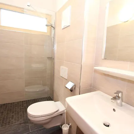 Modern With Balcony And Access To Sauna Lejlighed Neukirchen am Großvenediger